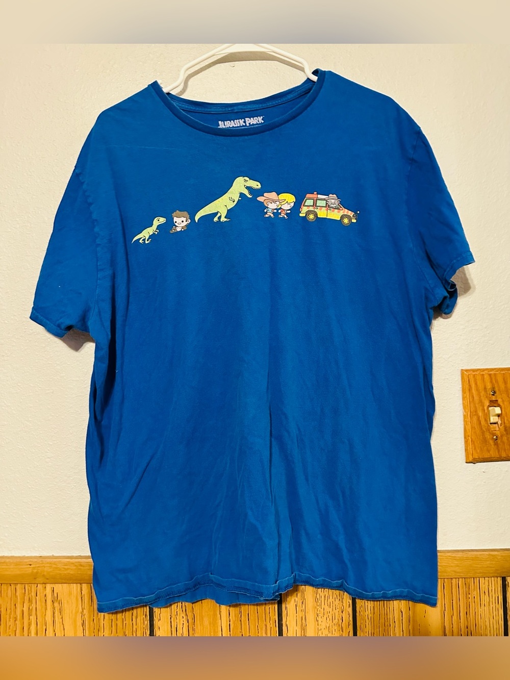 Jurassic Park men size XL Blue Graphic Tee